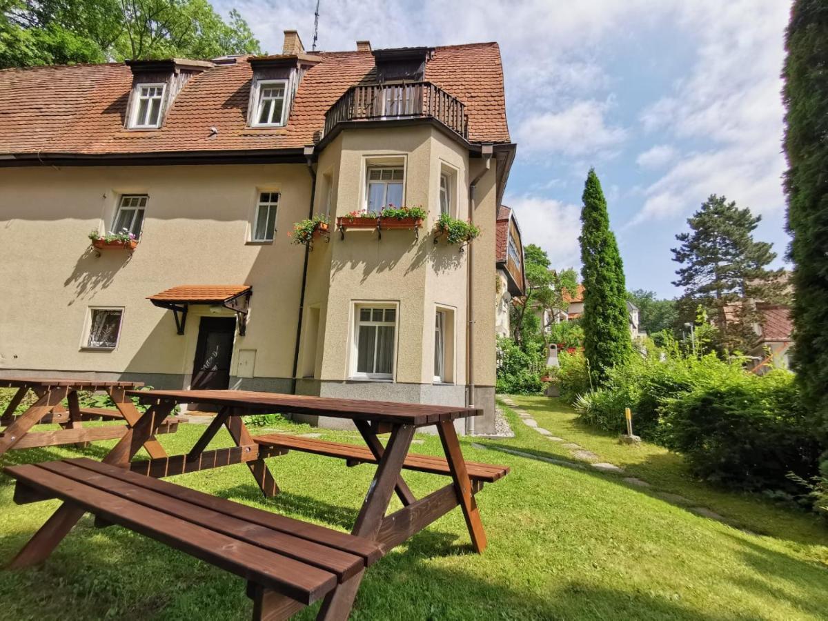 Pension Family Karlovy Vary Kültér fotó