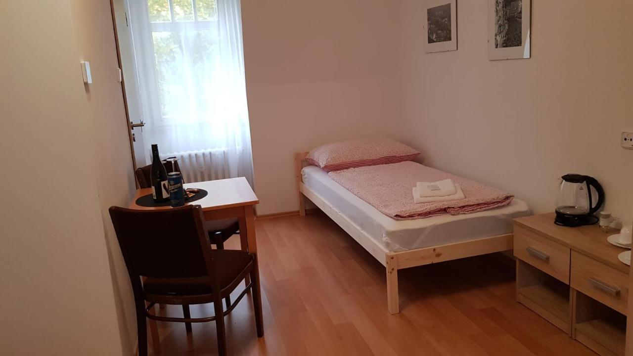 Pension Family Karlovy Vary Kültér fotó