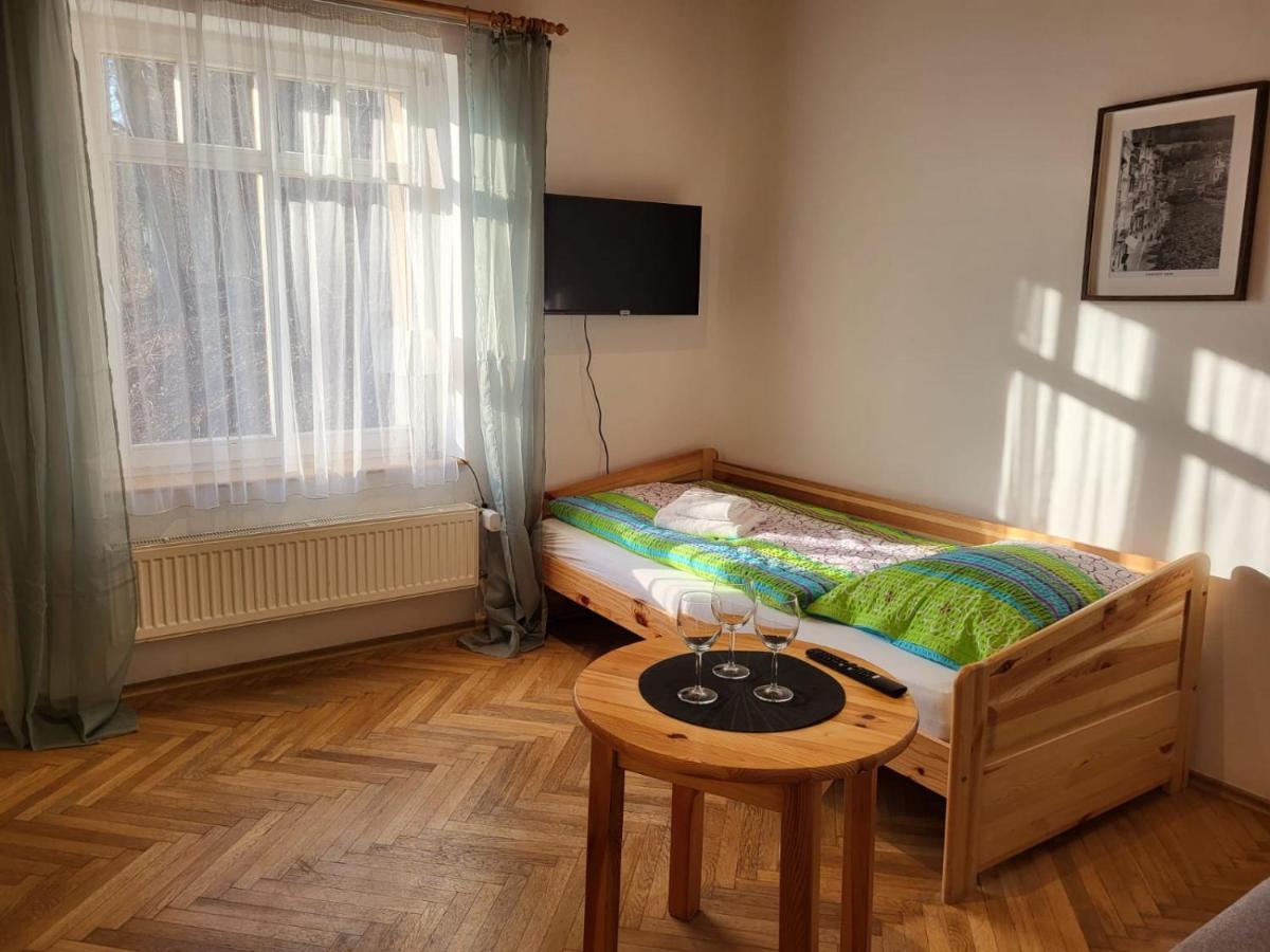 Pension Family Karlovy Vary Kültér fotó